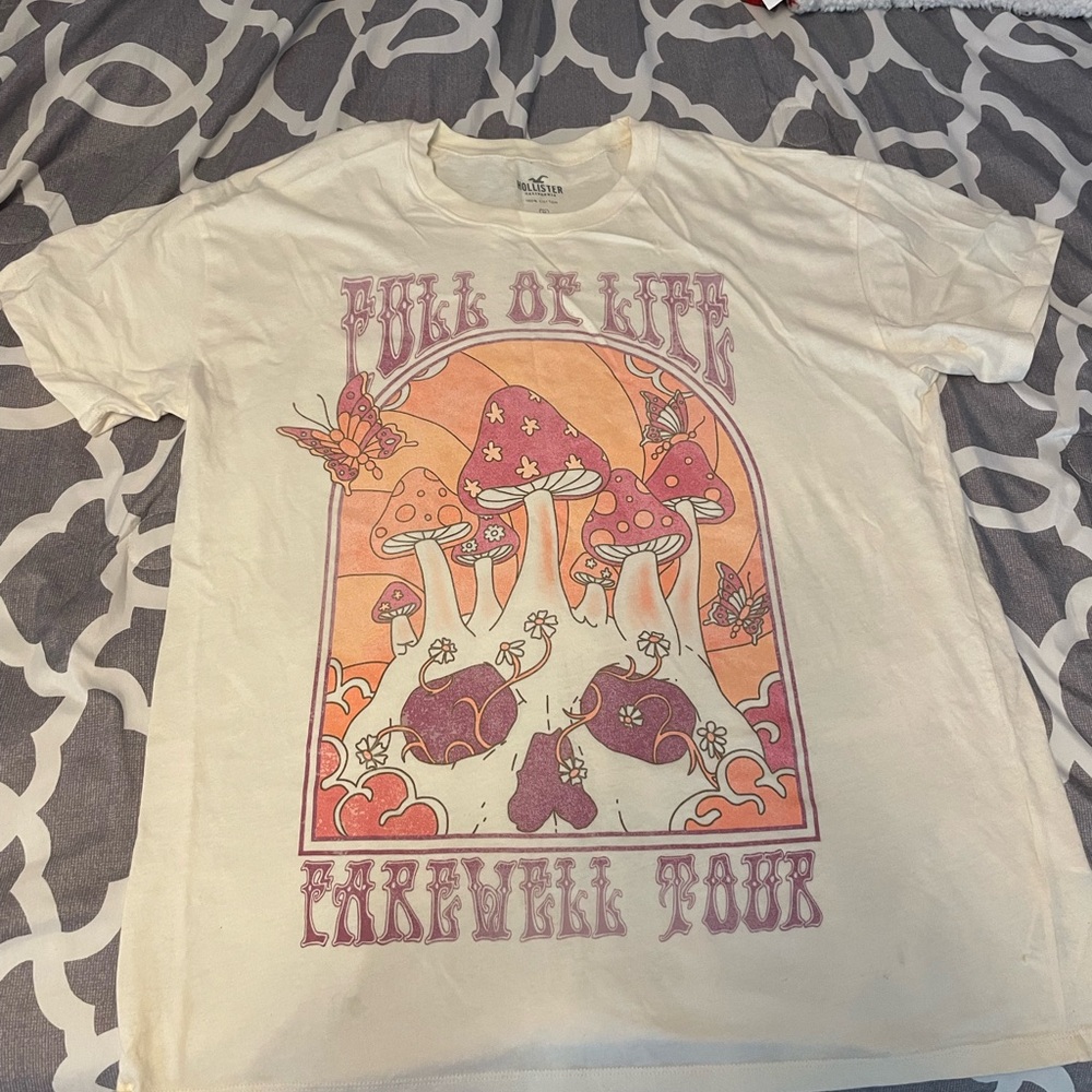 Hollister Off White Oversized Graphic T-shirt